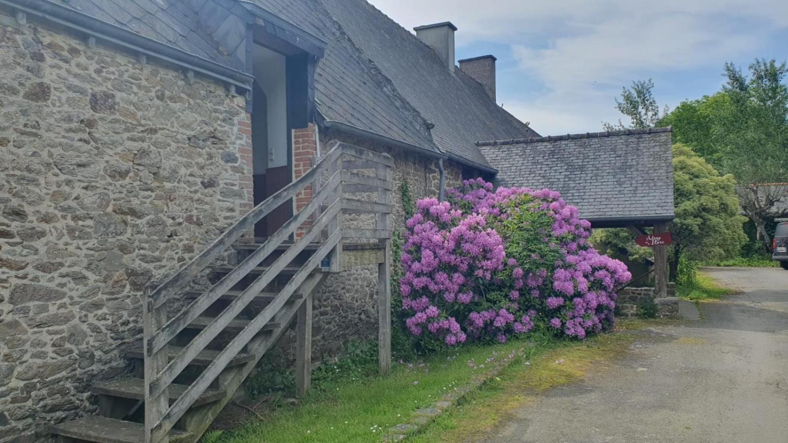 L'Auberge De La Porte Saint-Jouan-des-Guérets Buitenkant foto