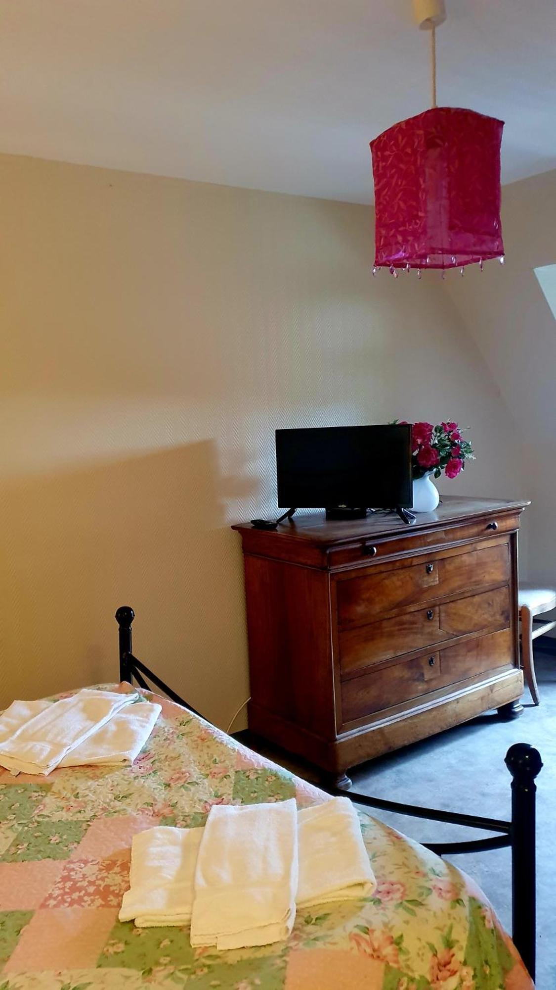 L'Auberge De La Porte Saint-Jouan-des-Guérets Kamer foto